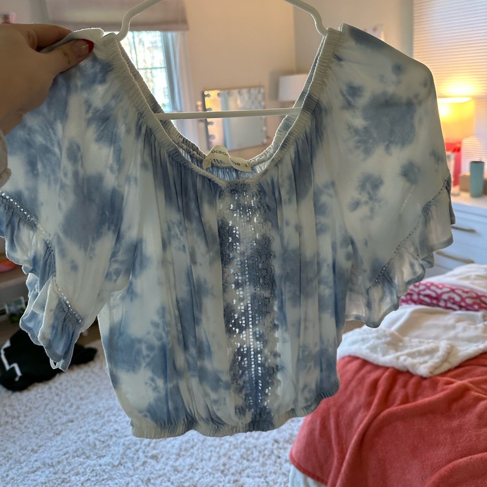 Blue tie-dye top